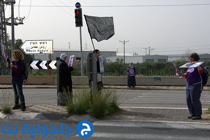 وقفة احتجاجية في جلجولية ضد العنف والجريمة 